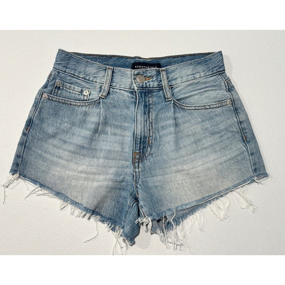 AEROPOSTALE Womens Denim Mom Shorts Light Wash Frayed Hem Size 00 - Picture 1 of 10